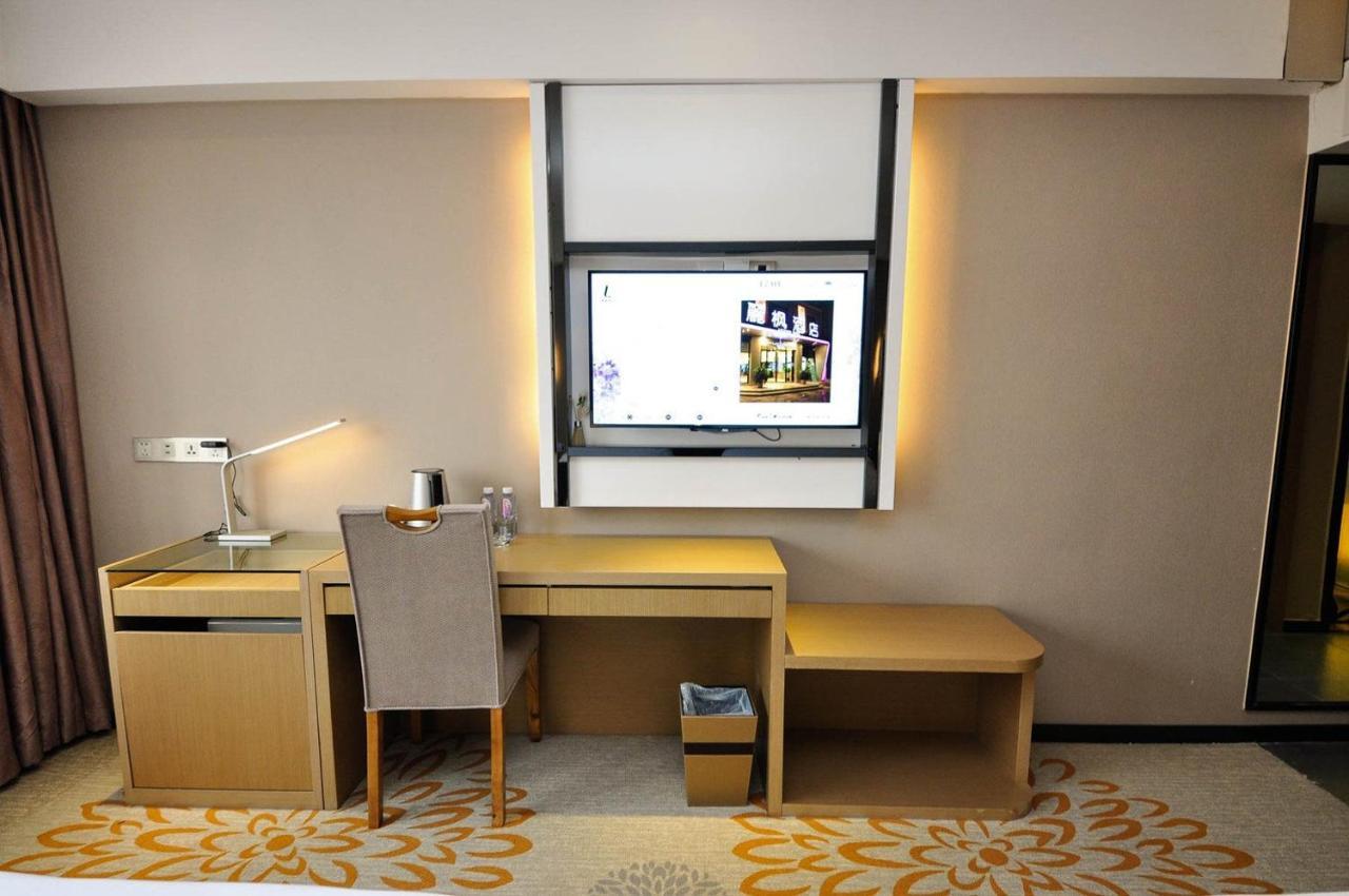 Lavande Zhongshan 8th Road Subway 3*