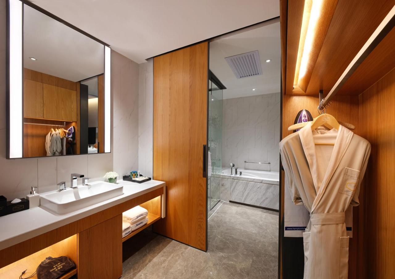 Hampton By Hilton Tianhe Sports Center-free Shuttle Bus To Exhibition During Fair Period Hotel 4*