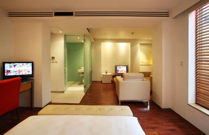 Elan Hotel