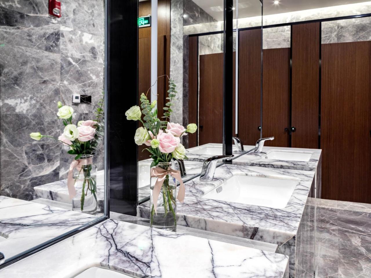 Hampton By Hilton Huadu Hotel 4*