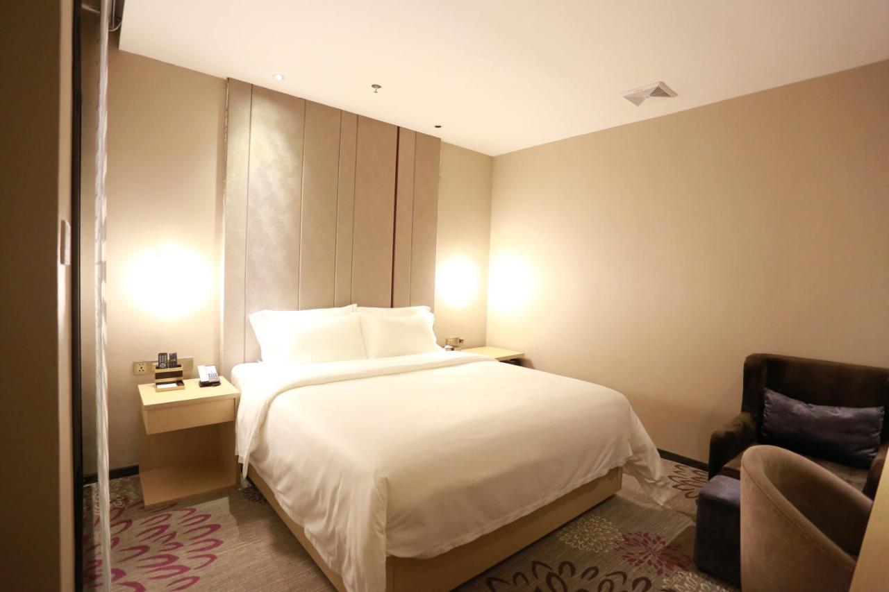 Lavande International Taikoo Hui Square Shipaiqiao Metro Station Branch - Free Shuttle Bus To Fair Complex During Fair Period & Free Vpn Internet Access Hotel