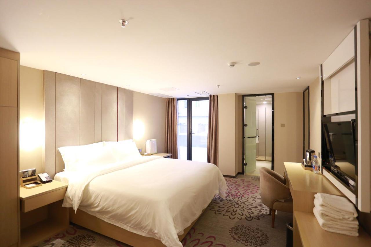 Lavande International Taikoo Hui Square Shipaiqiao Metro Station Branch - Free Shuttle Bus To Fair Complex During Fair Period & Free Vpn Internet Access 4*