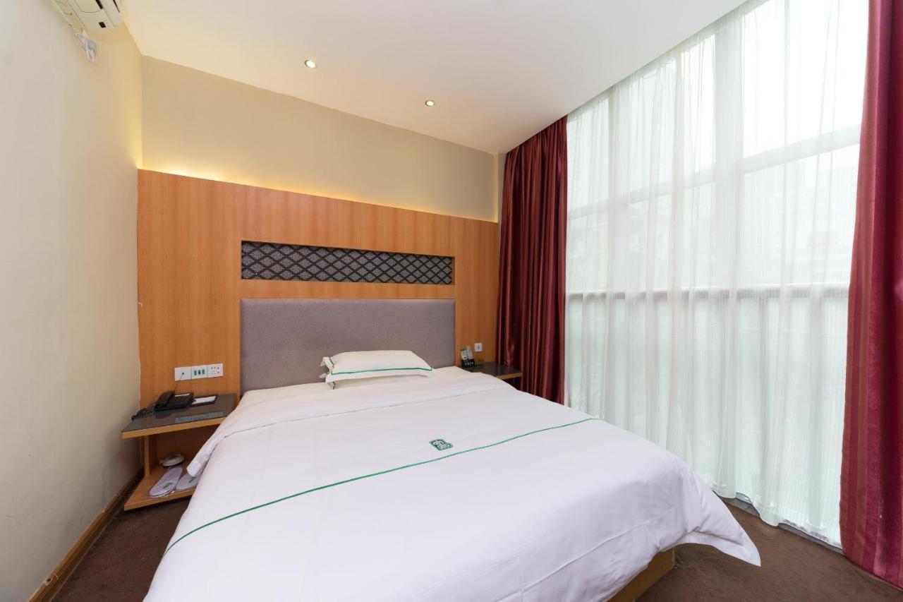 Hotel Club Yuexiu Branch 3*