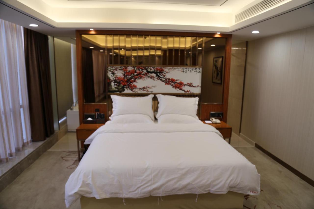 Zhongbo Art Hotel 4*