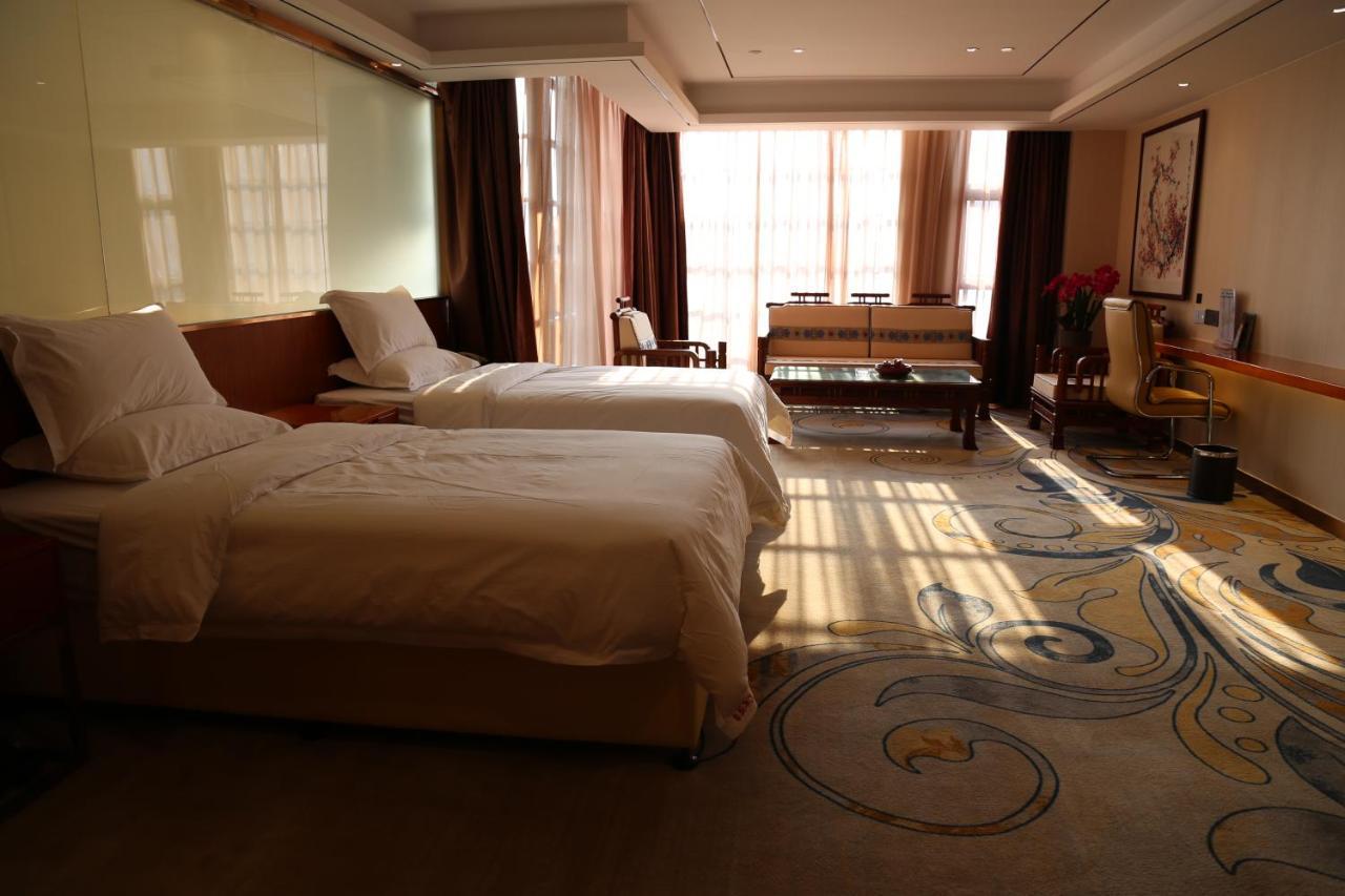 Zhongbo Art Hotel 4*