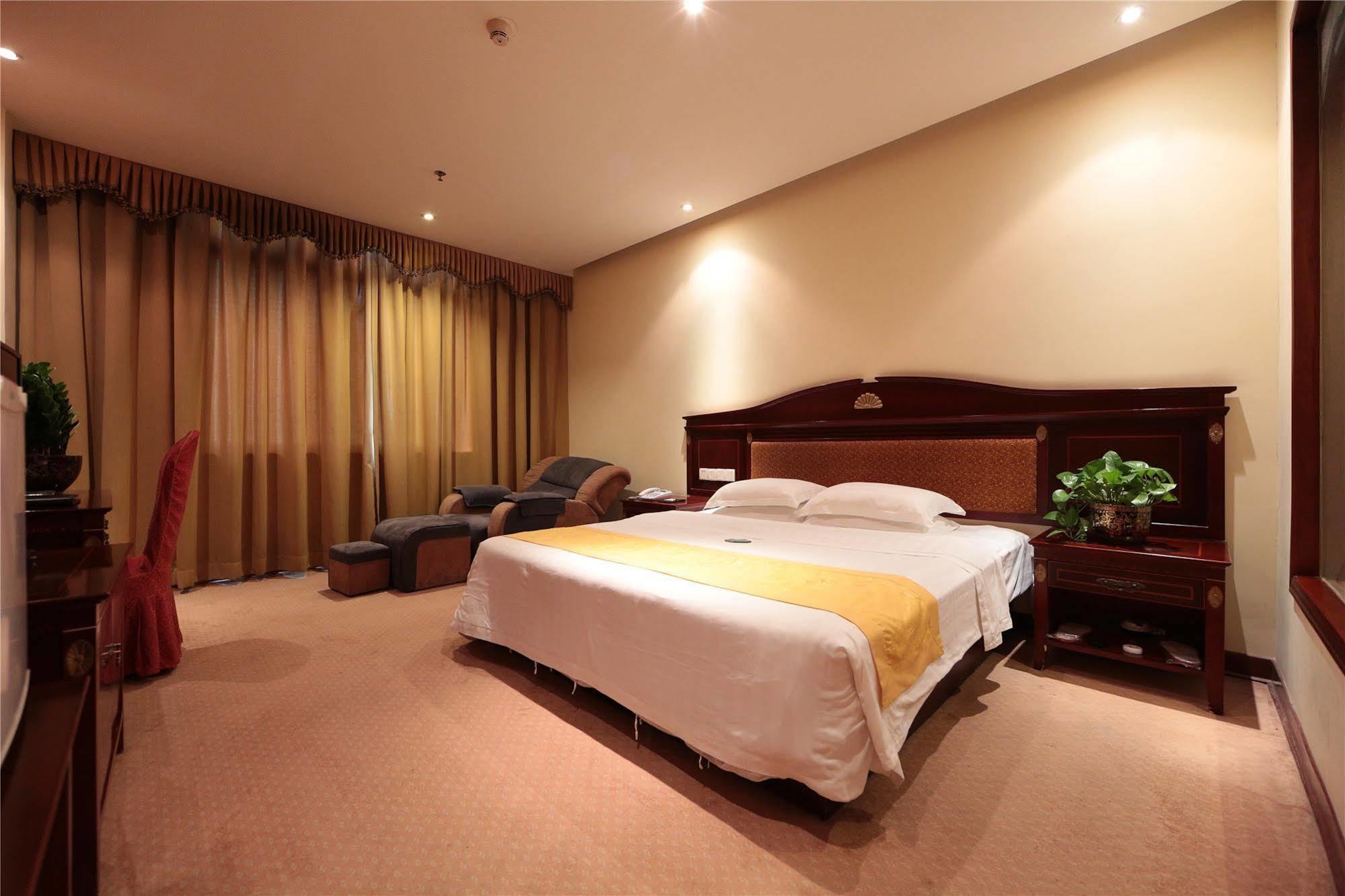Hotel Nanzhou 3*