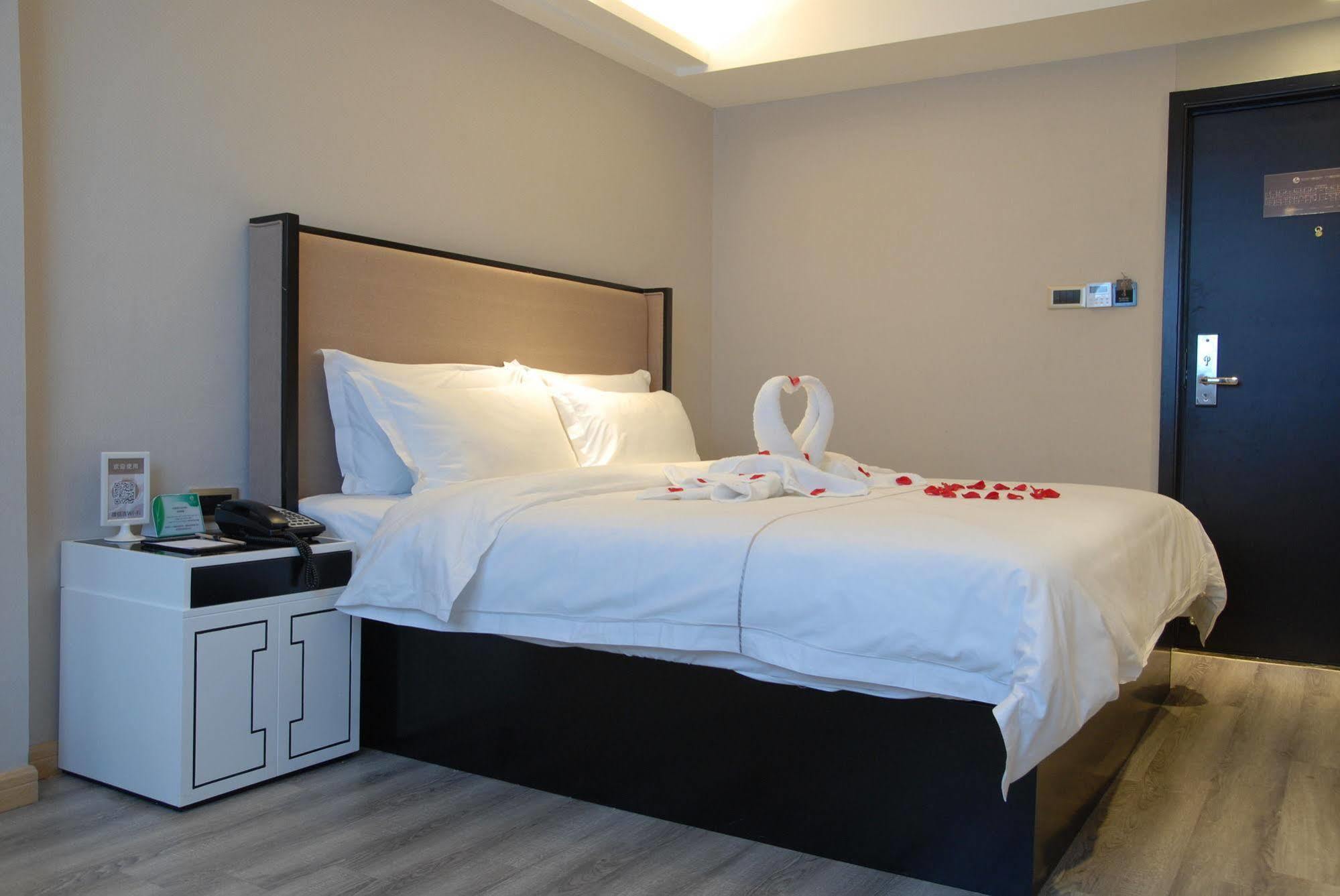 Insail Hotels Zhujiang New Town Jinan University Branch Guangzhou 4*