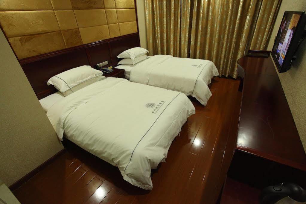 Yimi Chi Gang Station Branch Hotel