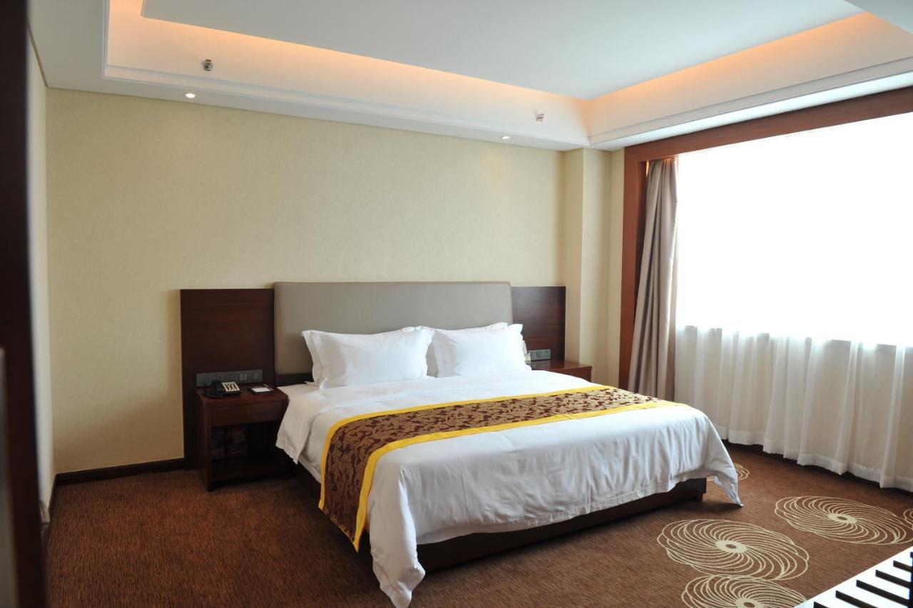 Hotel Guangxuan 4*