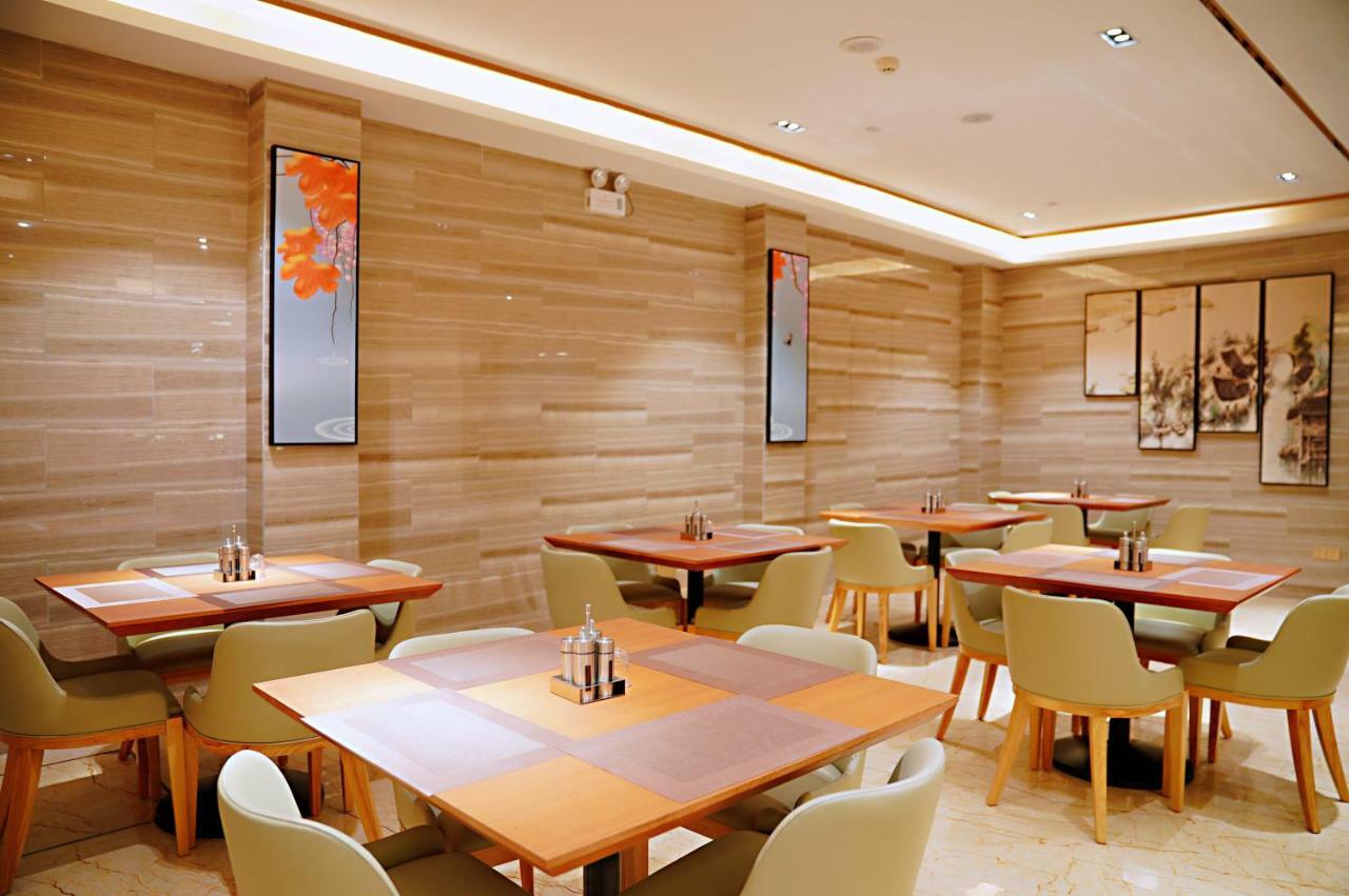 Lilium Elysees 4*