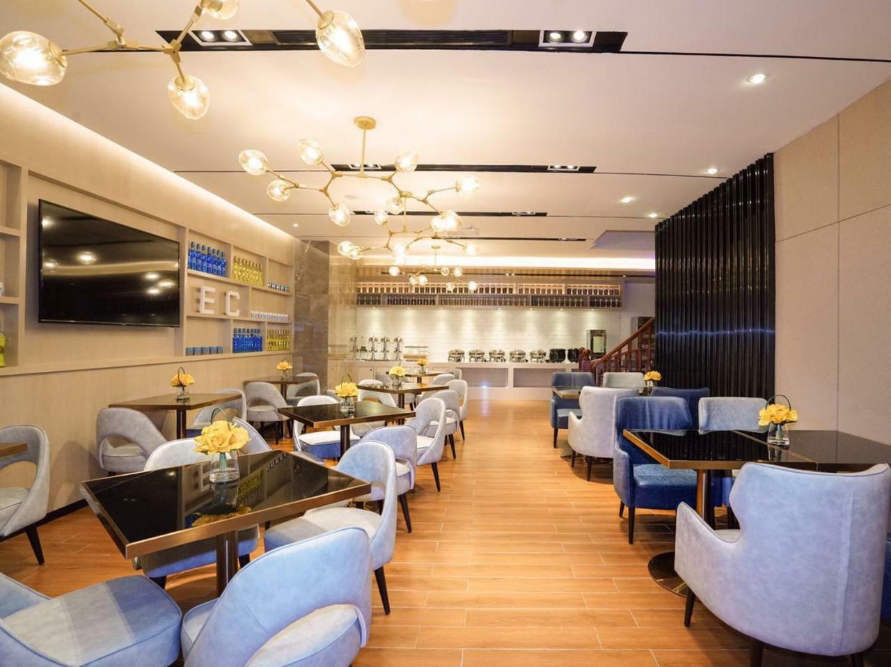 Echarm International Tower Pazhou Convention And Exhibition Center Lujiang Subway Metro Branch - Free Shuttle Bus To Fair Complex During Fair Period Guangzhou