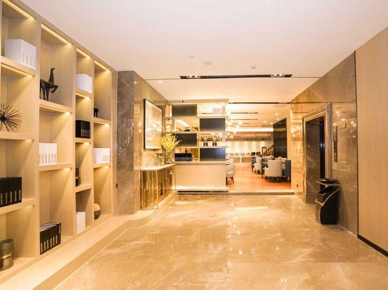 Echarm International Tower Pazhou Convention And Exhibition Center Lujiang Subway Metro Branch - Free Shuttle Bus To Fair Complex During Fair Period Guangzhou
