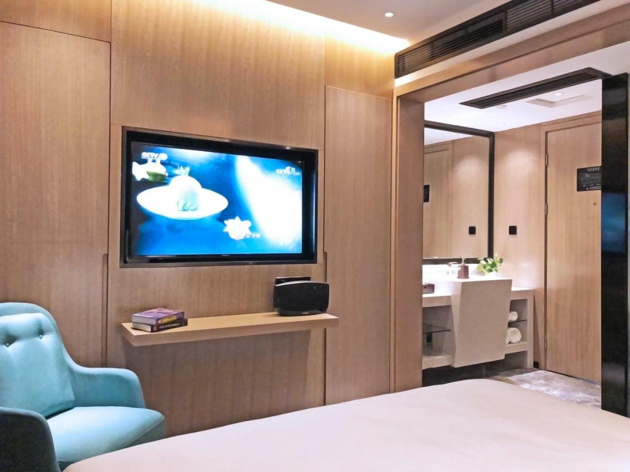 Paco Baiyun Airport Liantang Metro Hotel