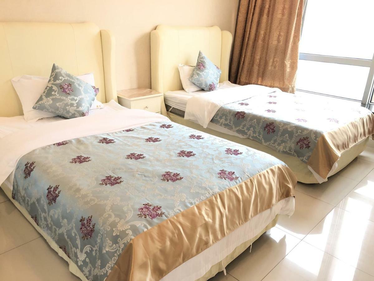 Grand Continental Apartment