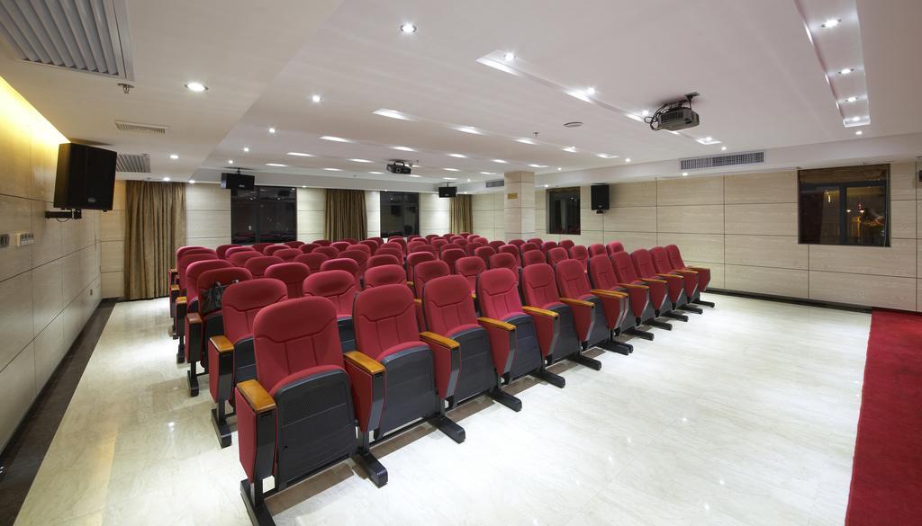 V8 Train Station Hotel Guangzhou