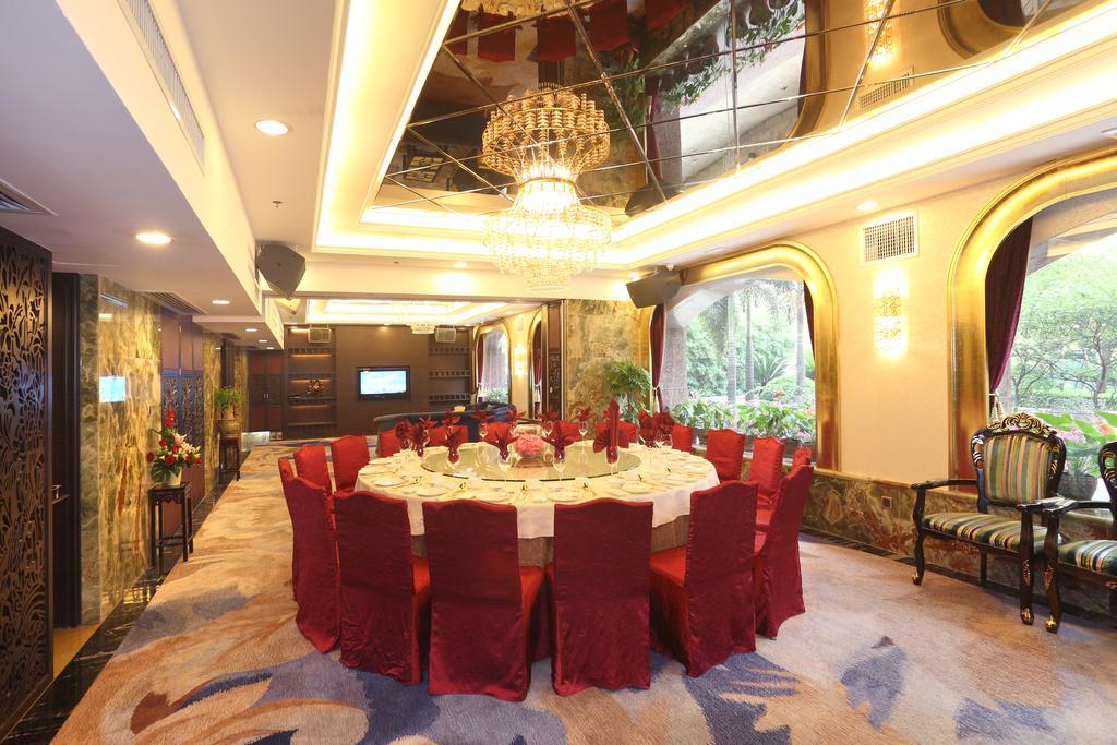 Hotel Ramada Plaza 5*