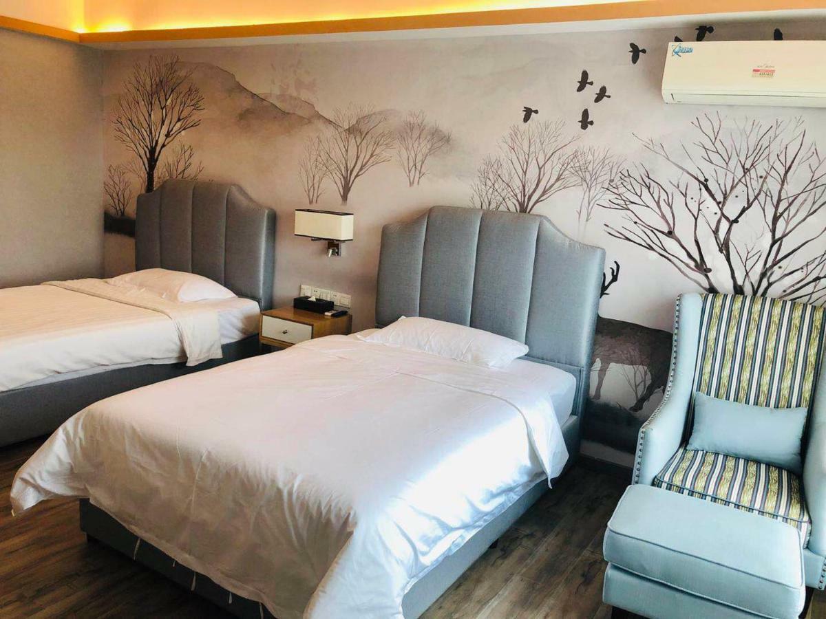 Hotel Holiday Villa