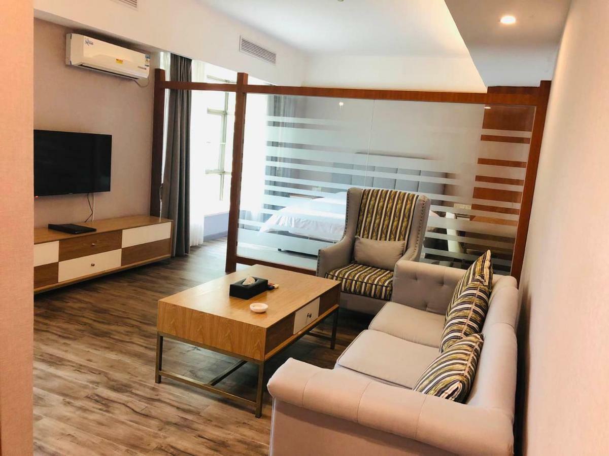 Hotel Holiday Villa