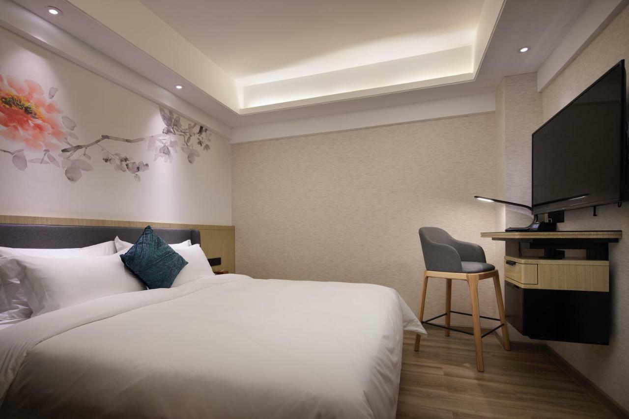 Paco Jiangtai Metro Station Branch Hotel Canton