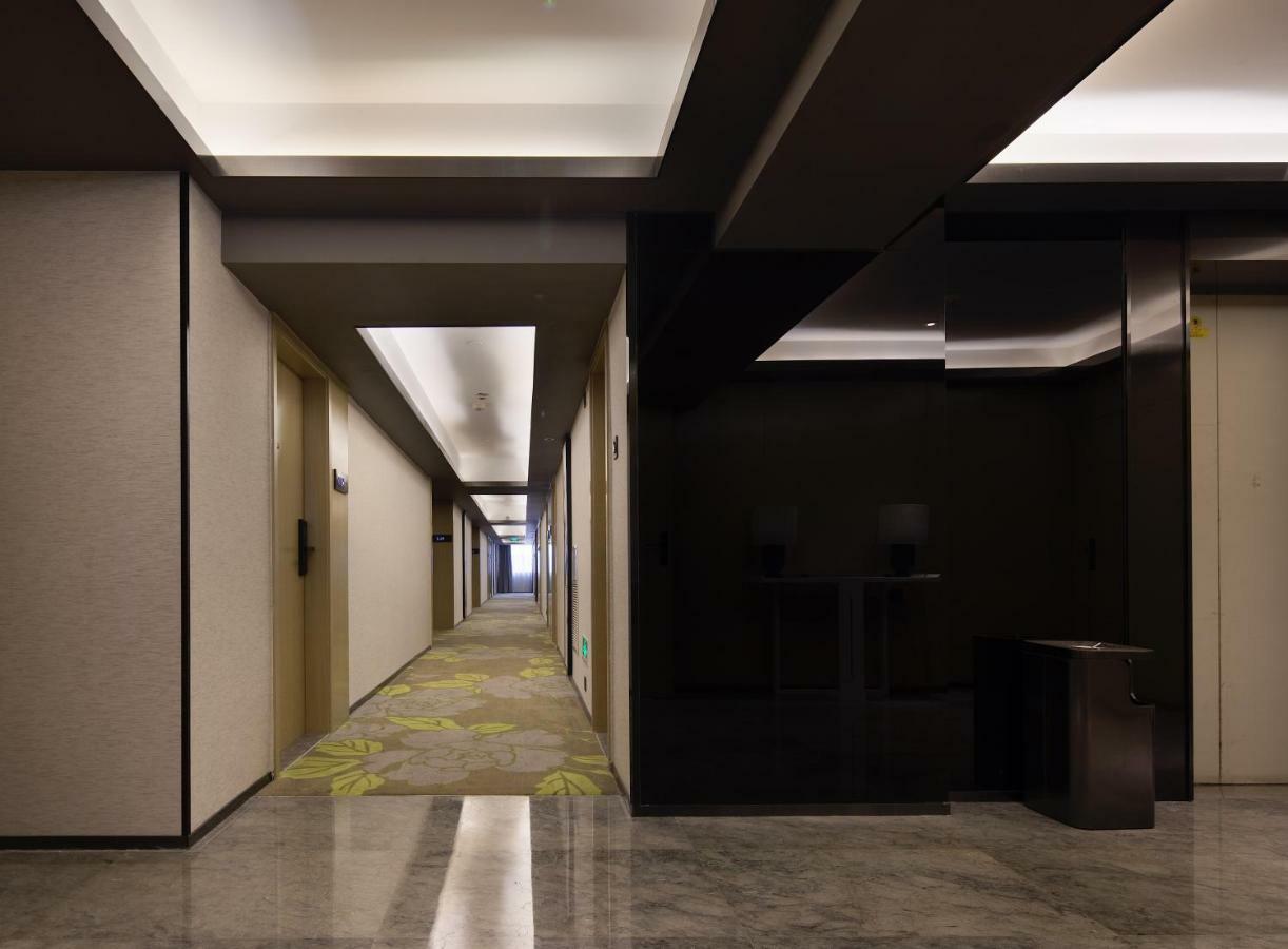 Paco Jiangtai Metro Station Branch Hotel
