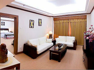 Yanling Hotel 4*