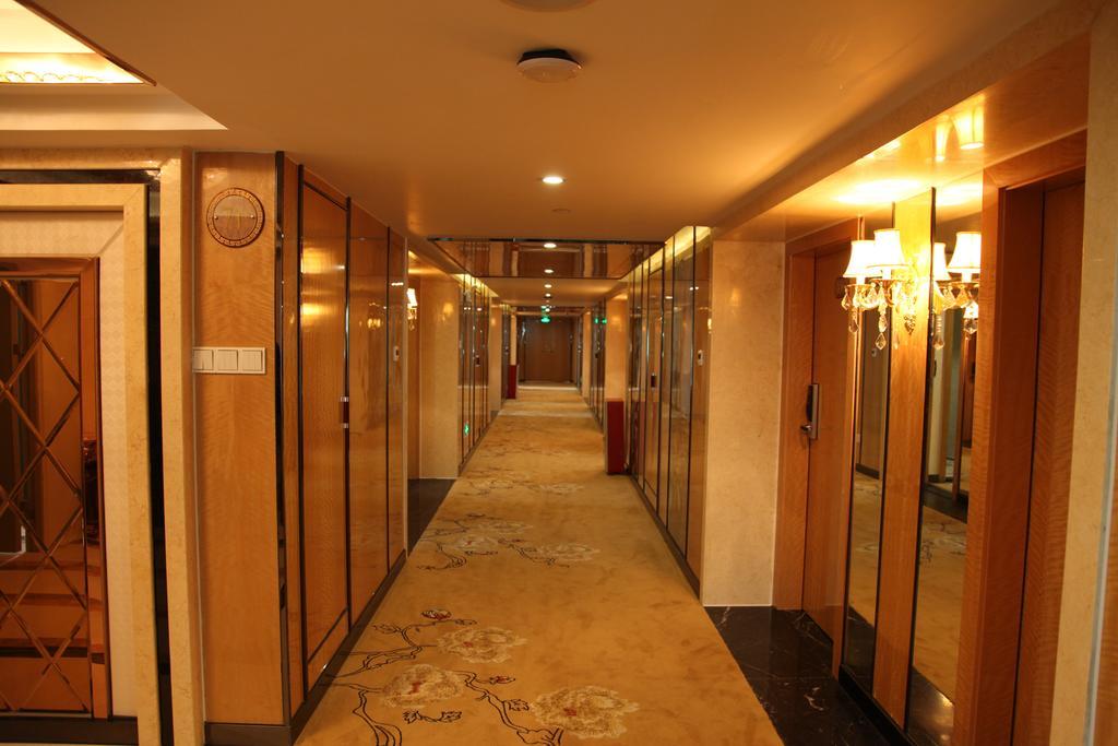 Guo Mao Hotel 4*