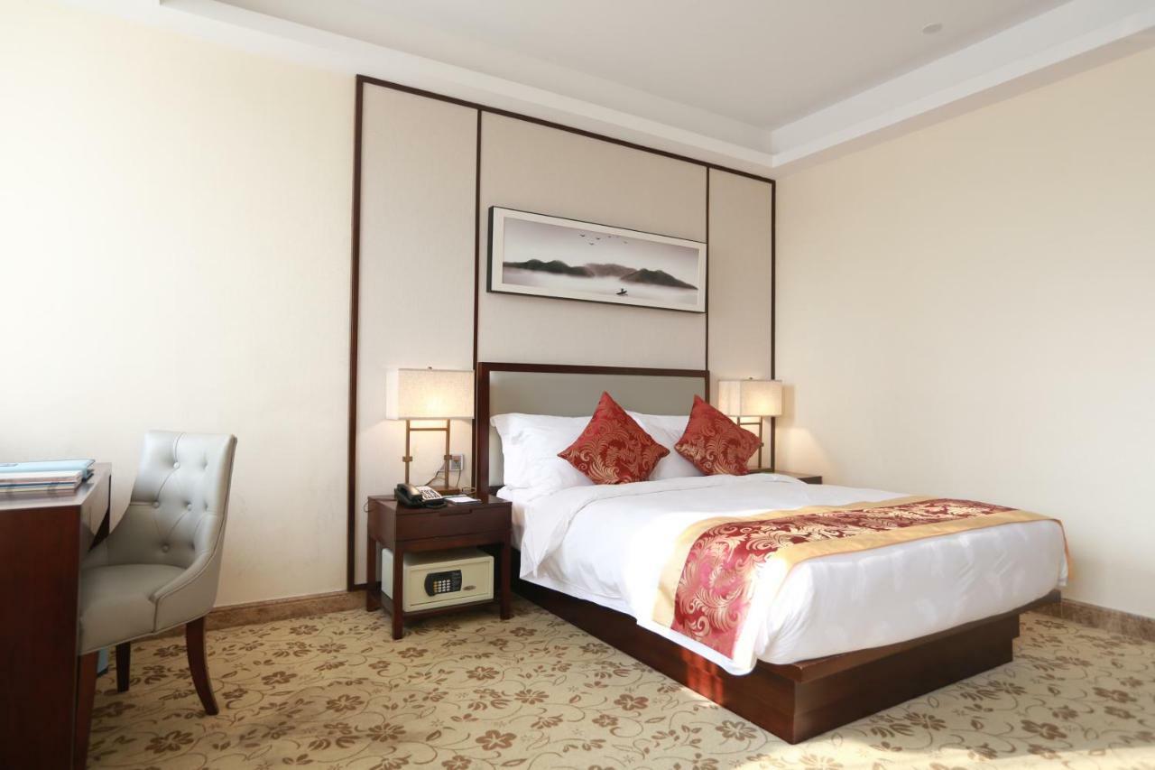 Seaman Club Hotel