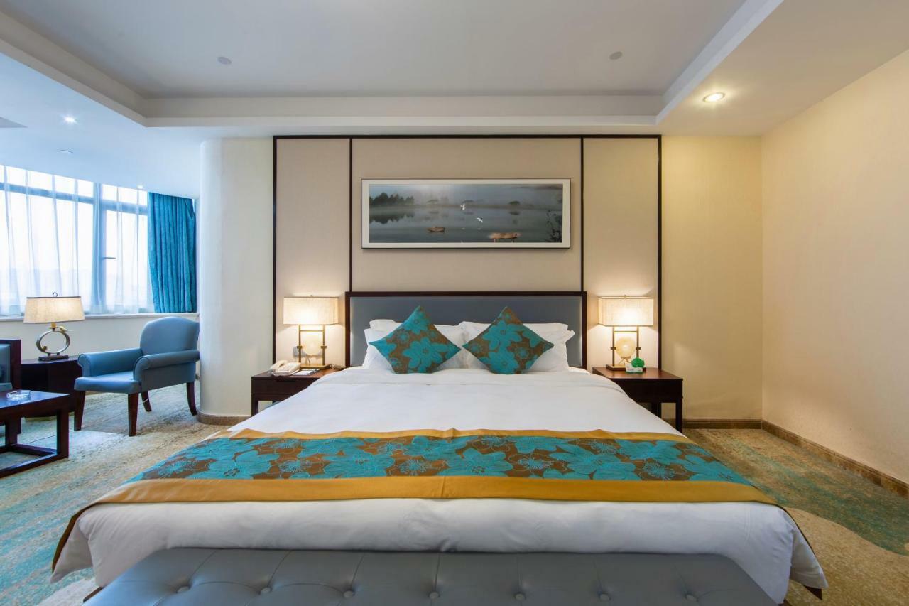 Hotel Seaman Club 4*