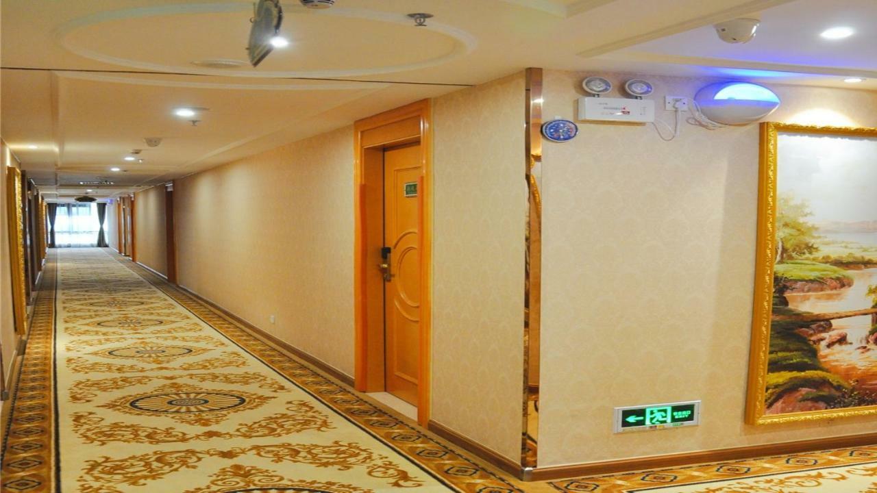 Vienna Hotel 4*