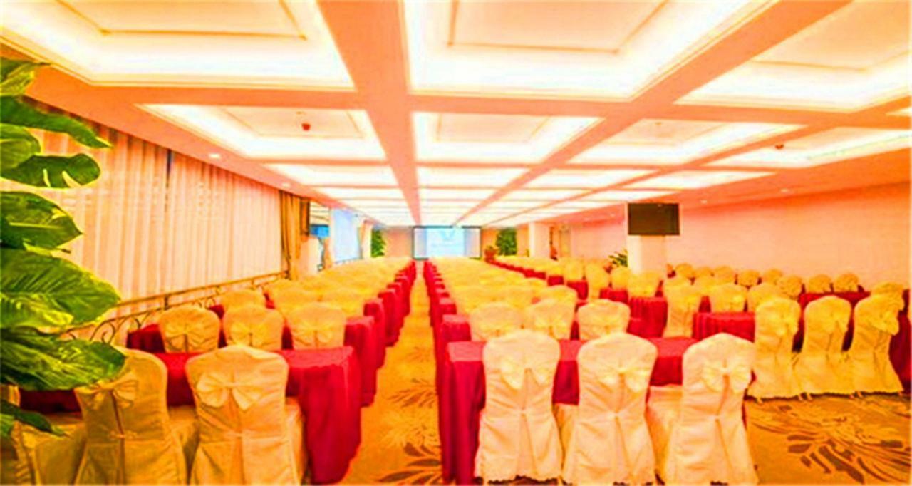 Vienna Hotel 4*