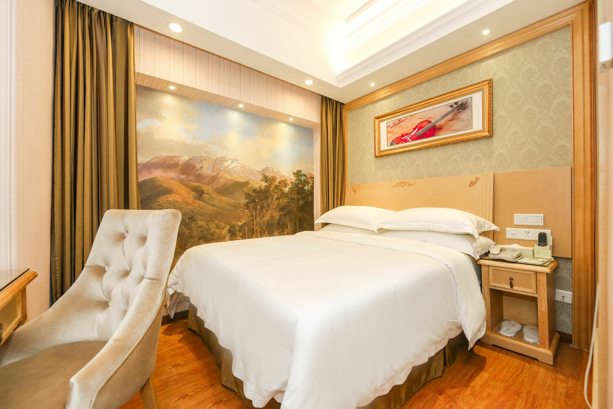 Vienna Pazhou Complex Branch Hotel