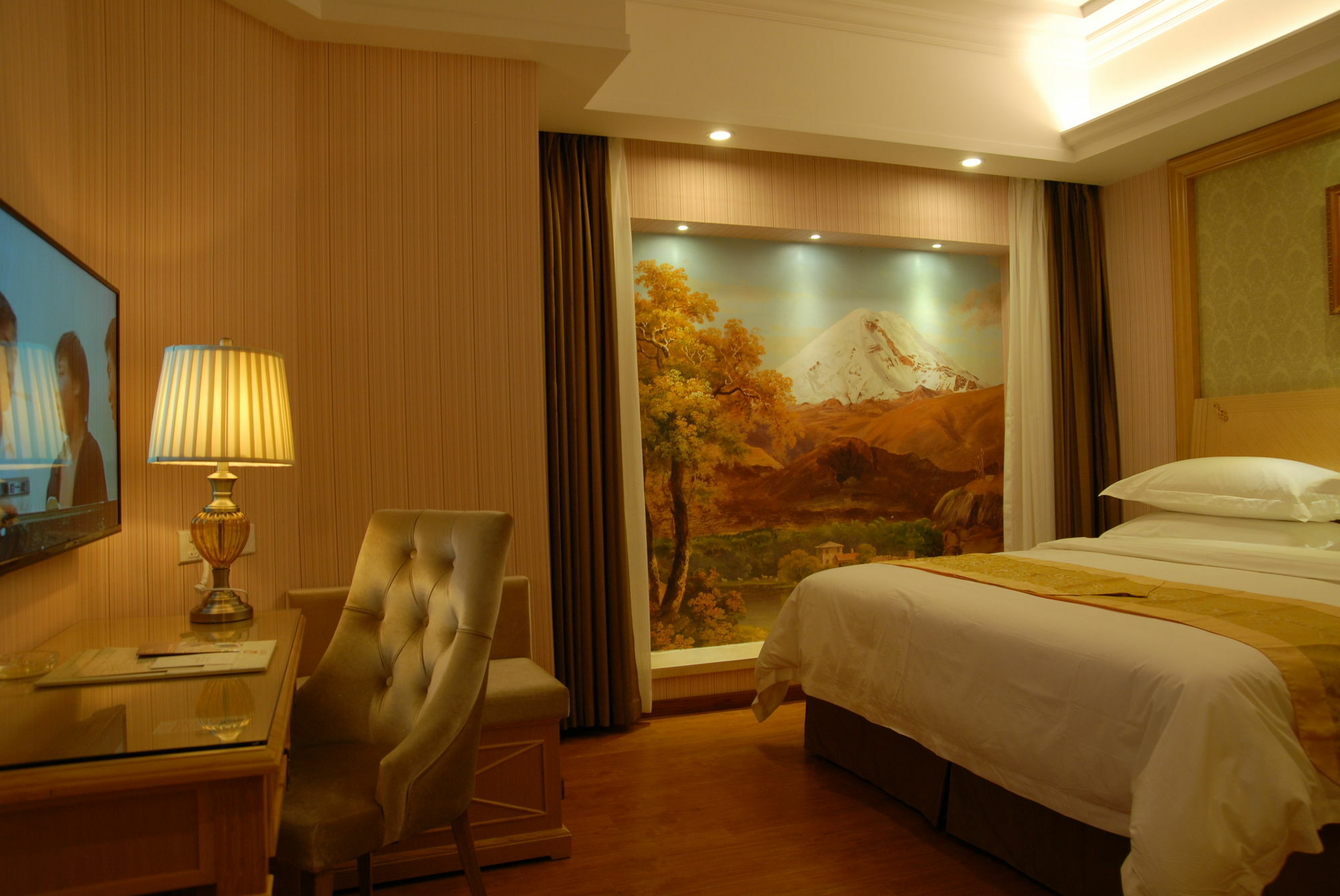 Vienna Pazhou Complex Branch Hotel 3*