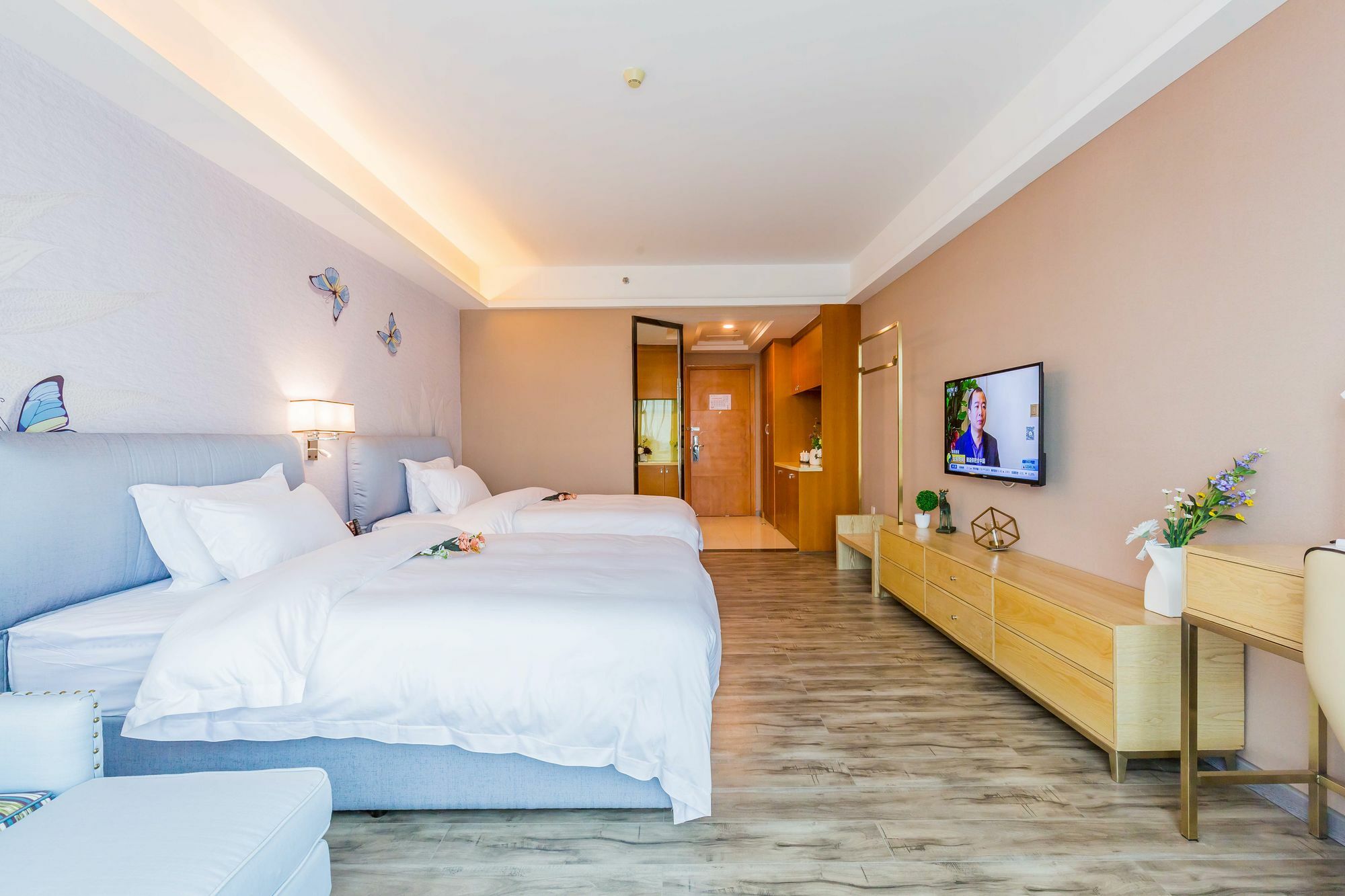 Botong International Apartment *
