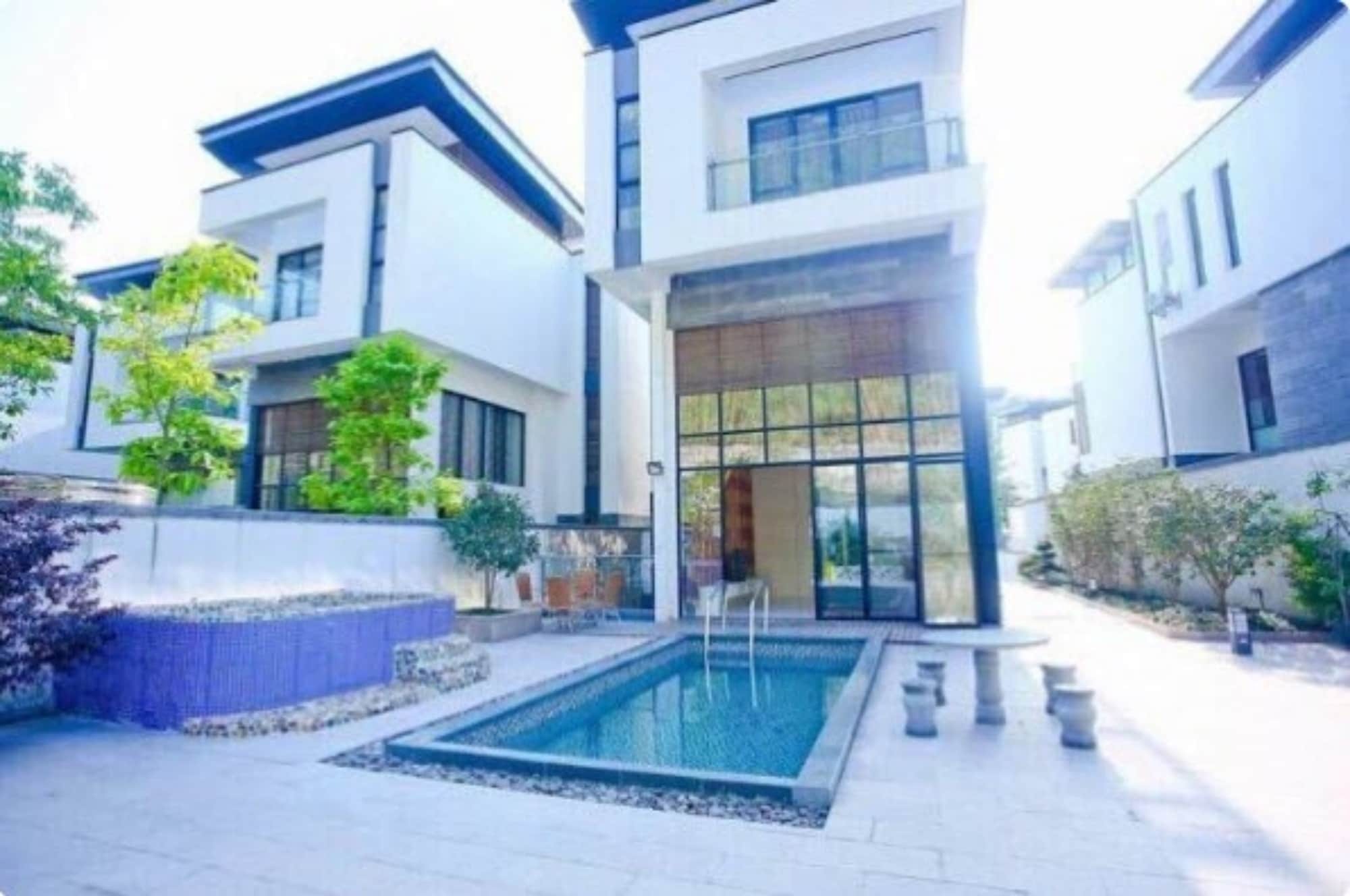 Villa Moon River Yard *
