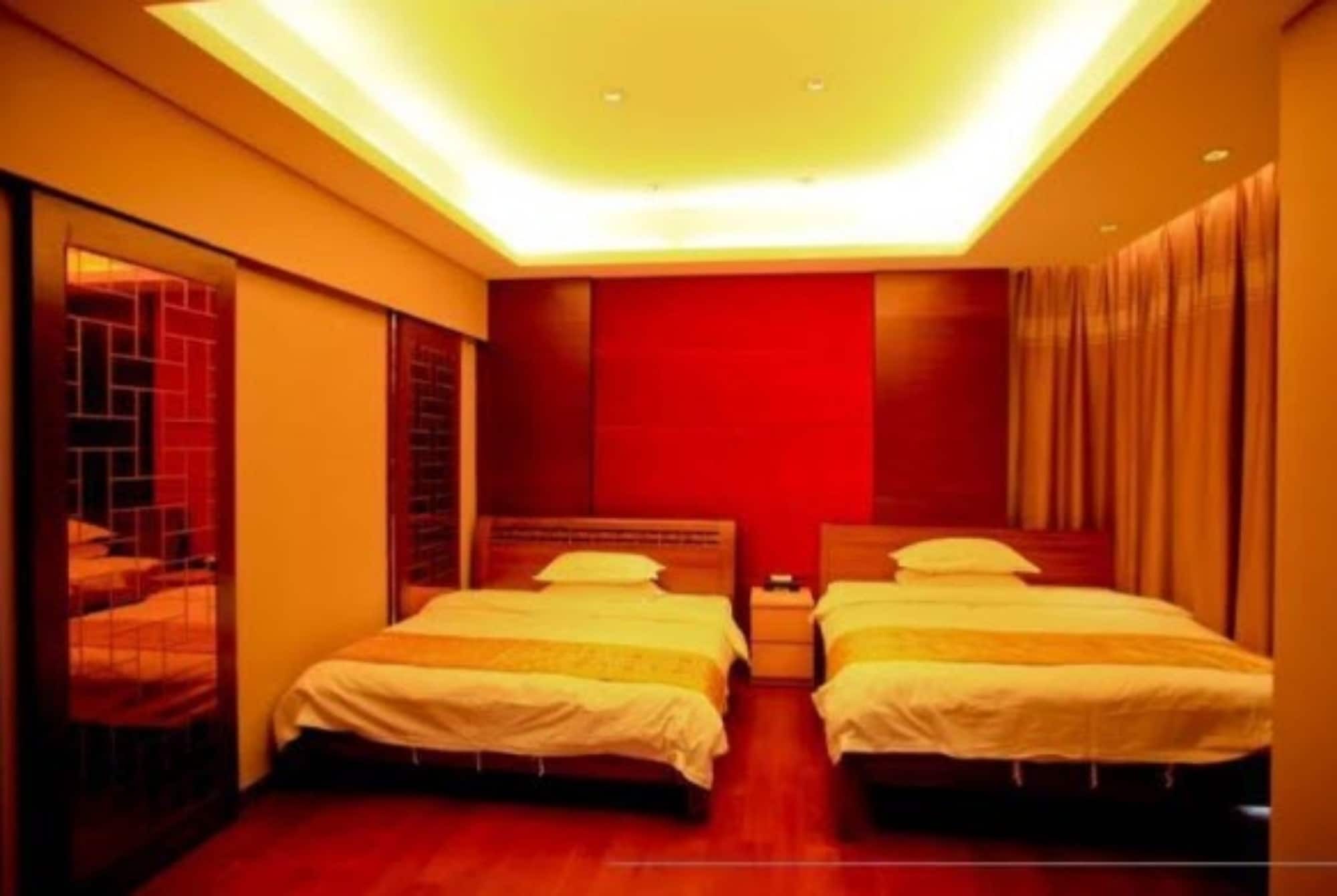 Moon River Yard Villa *