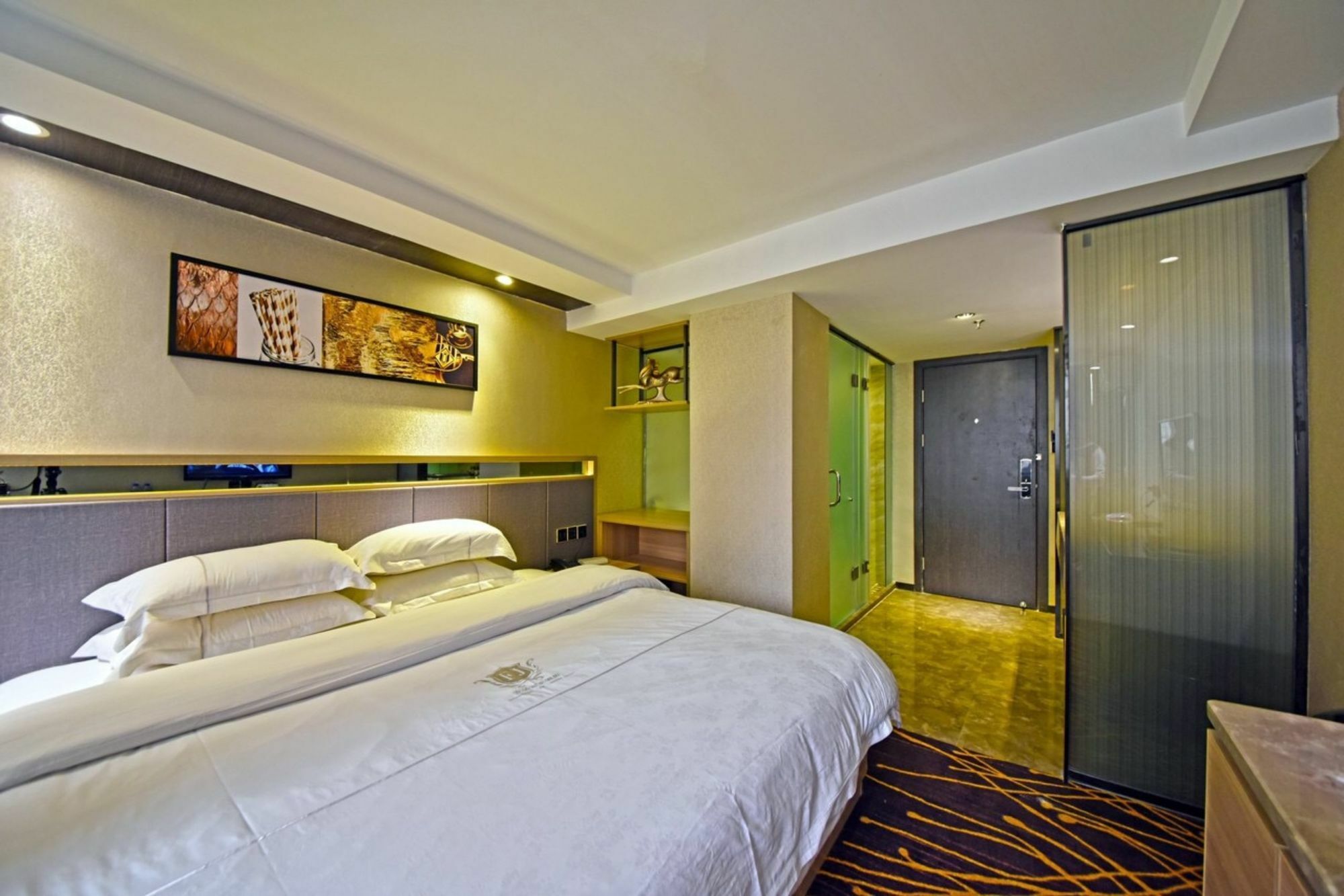 Fuhao Hotel 4*