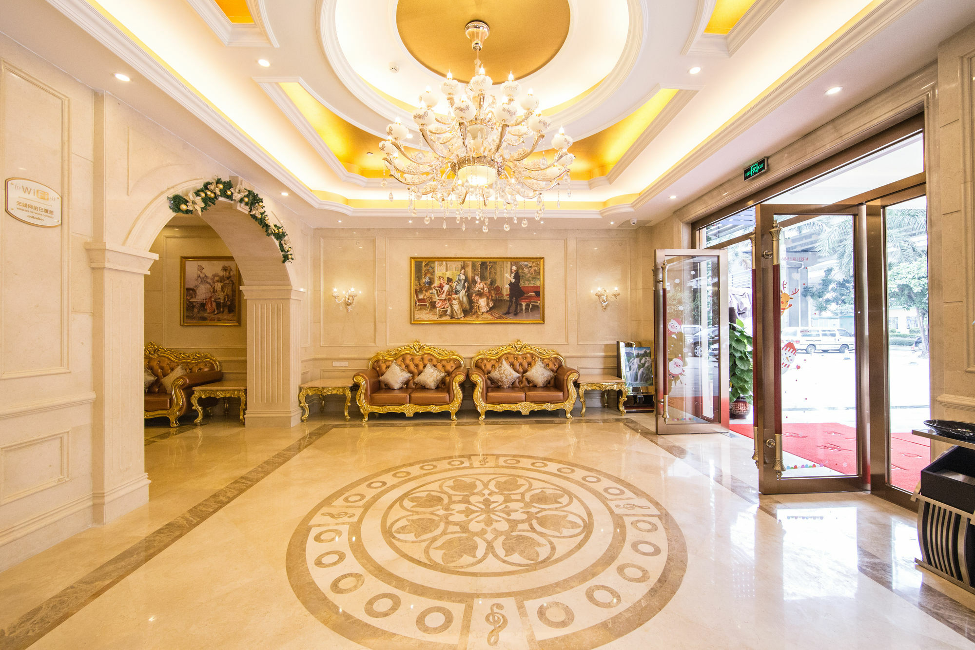 Vienna Hotel 3*