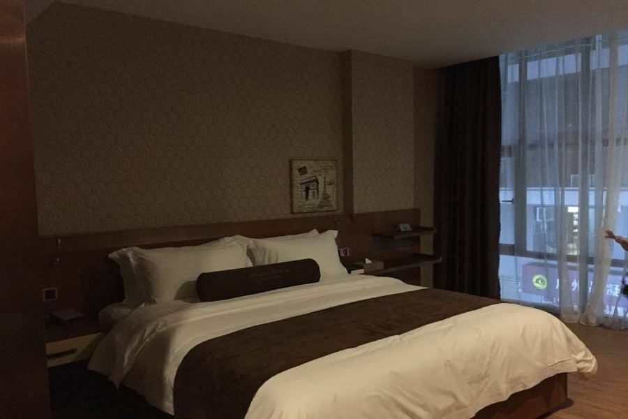 James Joyce Coffetel South Railway Qifu Xincun Branch Hotel 3*