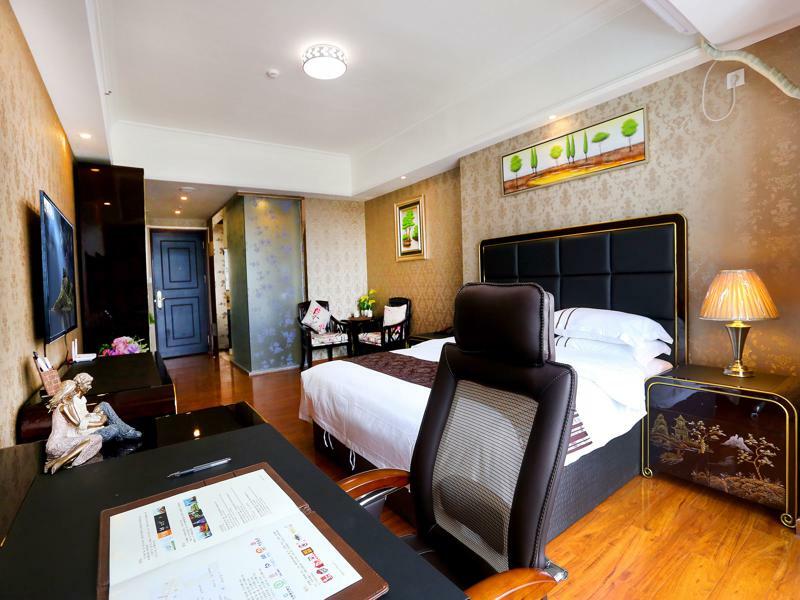 Easy Into The Theme Hotel 3*