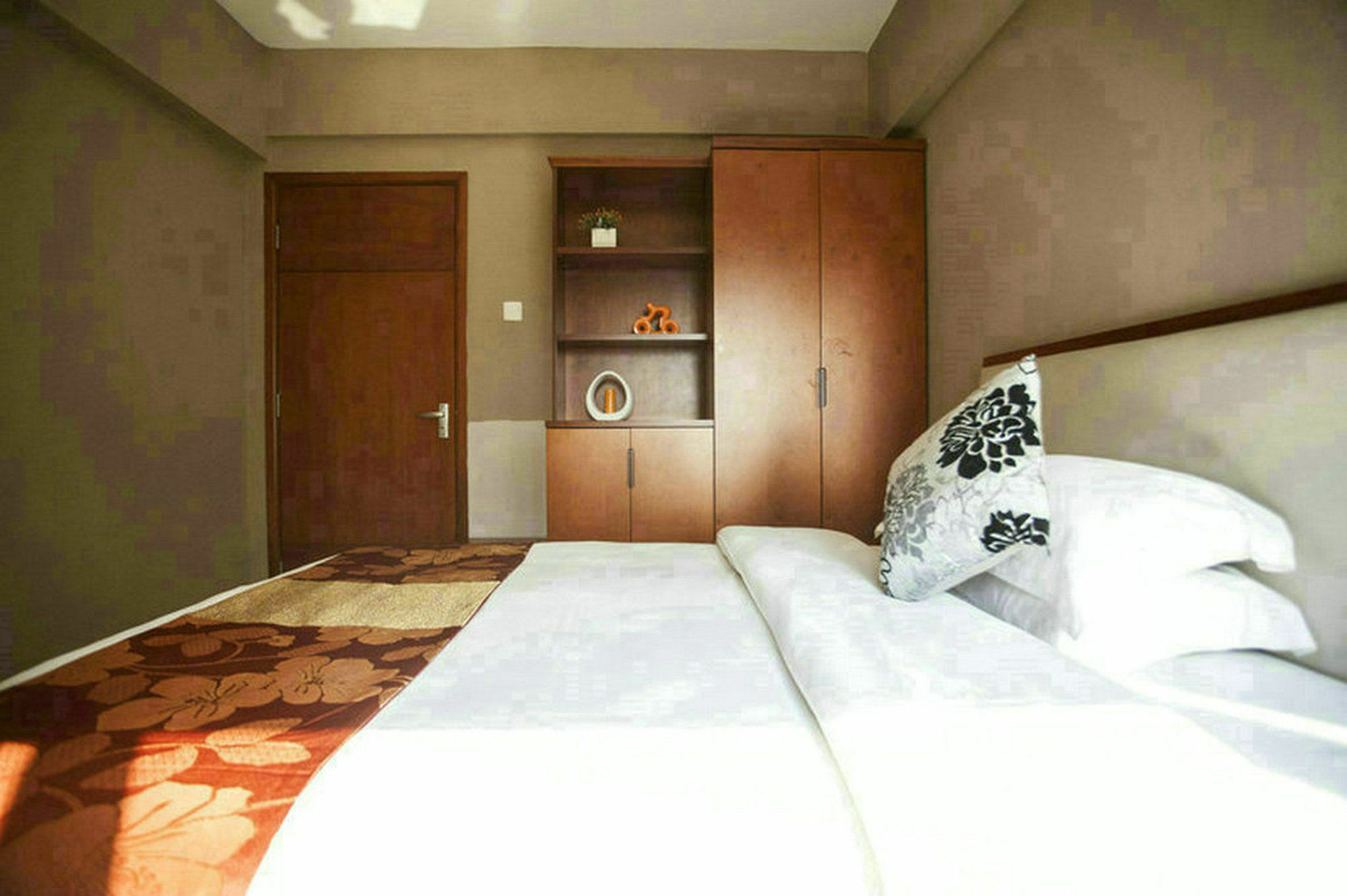 Estay * Guangzhou