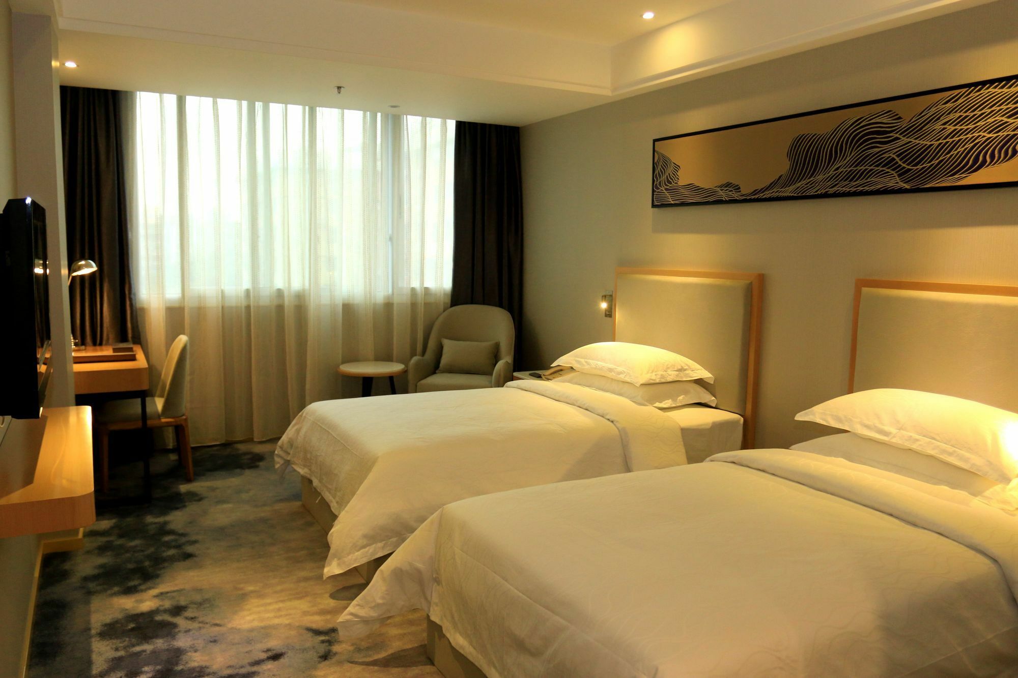 Seaman Hotel 4*