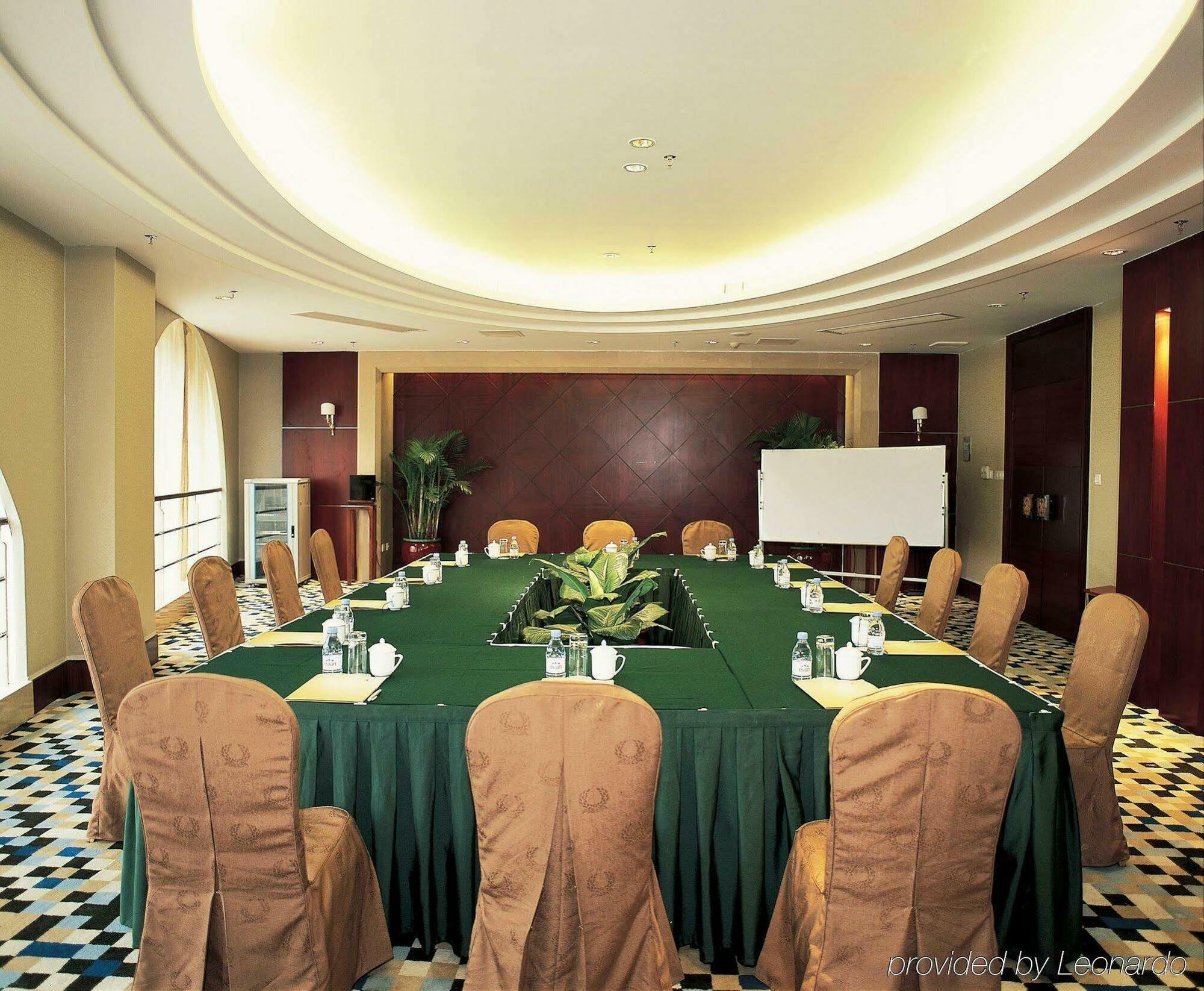Grand Royal Hotel 4*