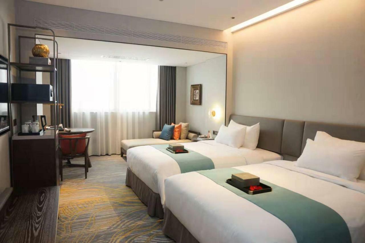 Dong Fang - Free Shuttle Bus To Fair Complex & Overseas Buyer Registration Services Hotel