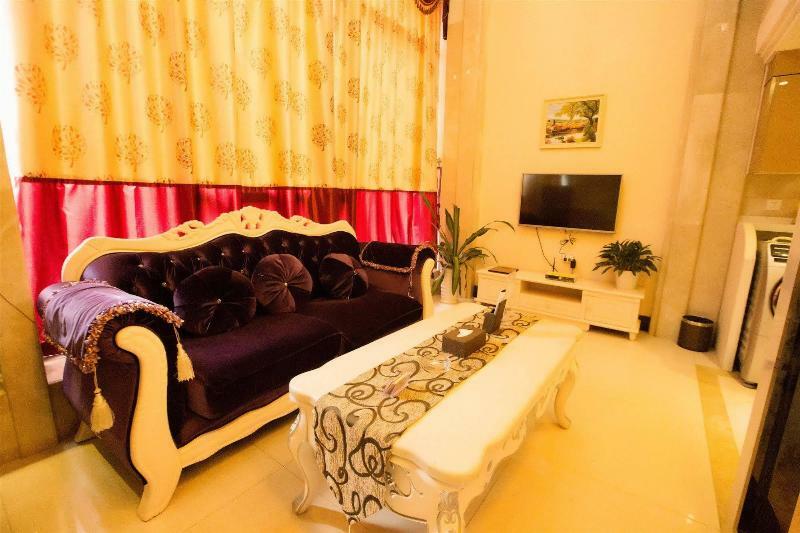 South & North International Apartment *