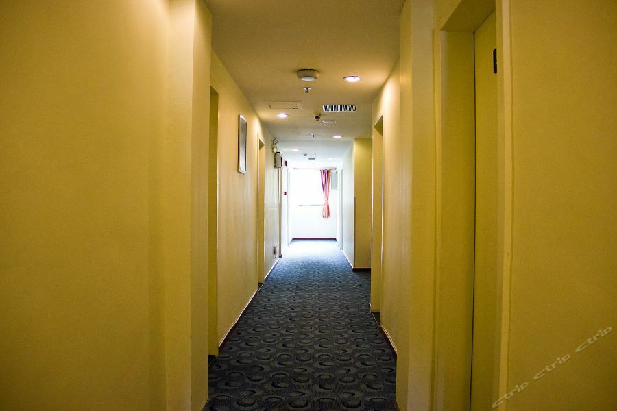 Hotel 7days Tianhe Tianpingjia Subway Station 2*