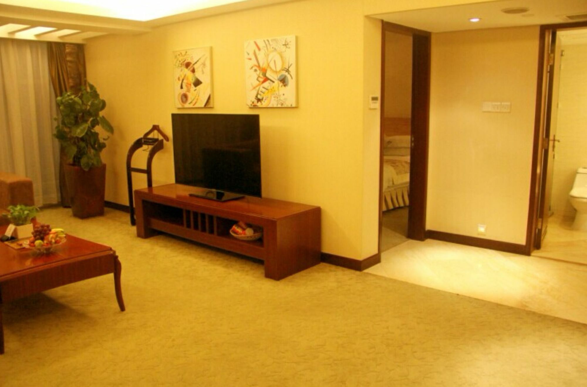 Hilton Garden Inn Guangzhou Tianhe - Free Shuttle Bus To Pazhou During Canton Fair Period And Buyers Registration Counter Available 4*