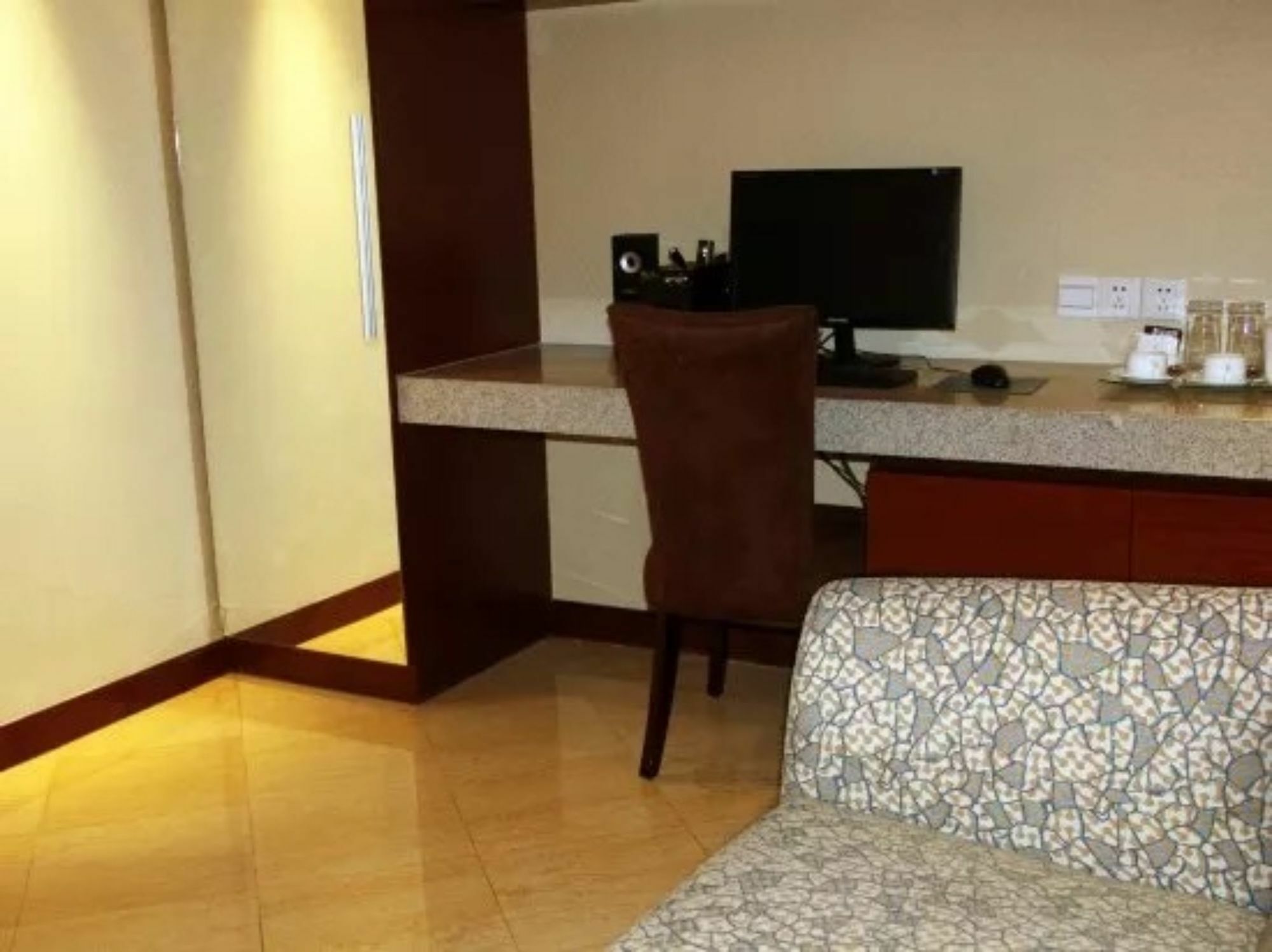 Hotel Hilton Garden Inn Guangzhou Tianhe - Free Shuttle Bus To Pazhou During Canton Fair Period And Buyers Registration Counter Available 4*