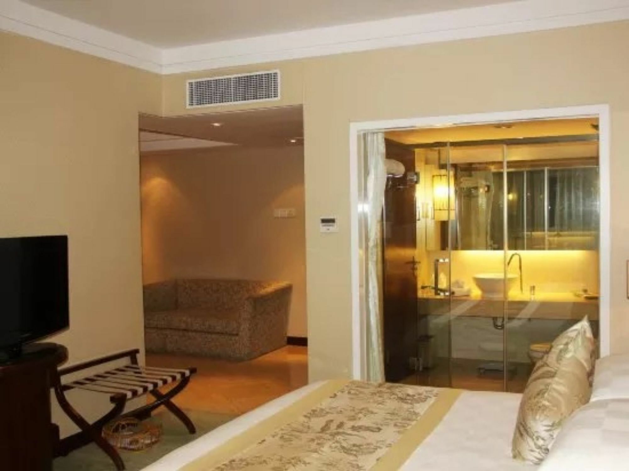 Hotel Hilton Garden Inn Guangzhou Tianhe - Free Shuttle Bus To Pazhou During Canton Fair Period And Buyers Registration Counter Available 4*