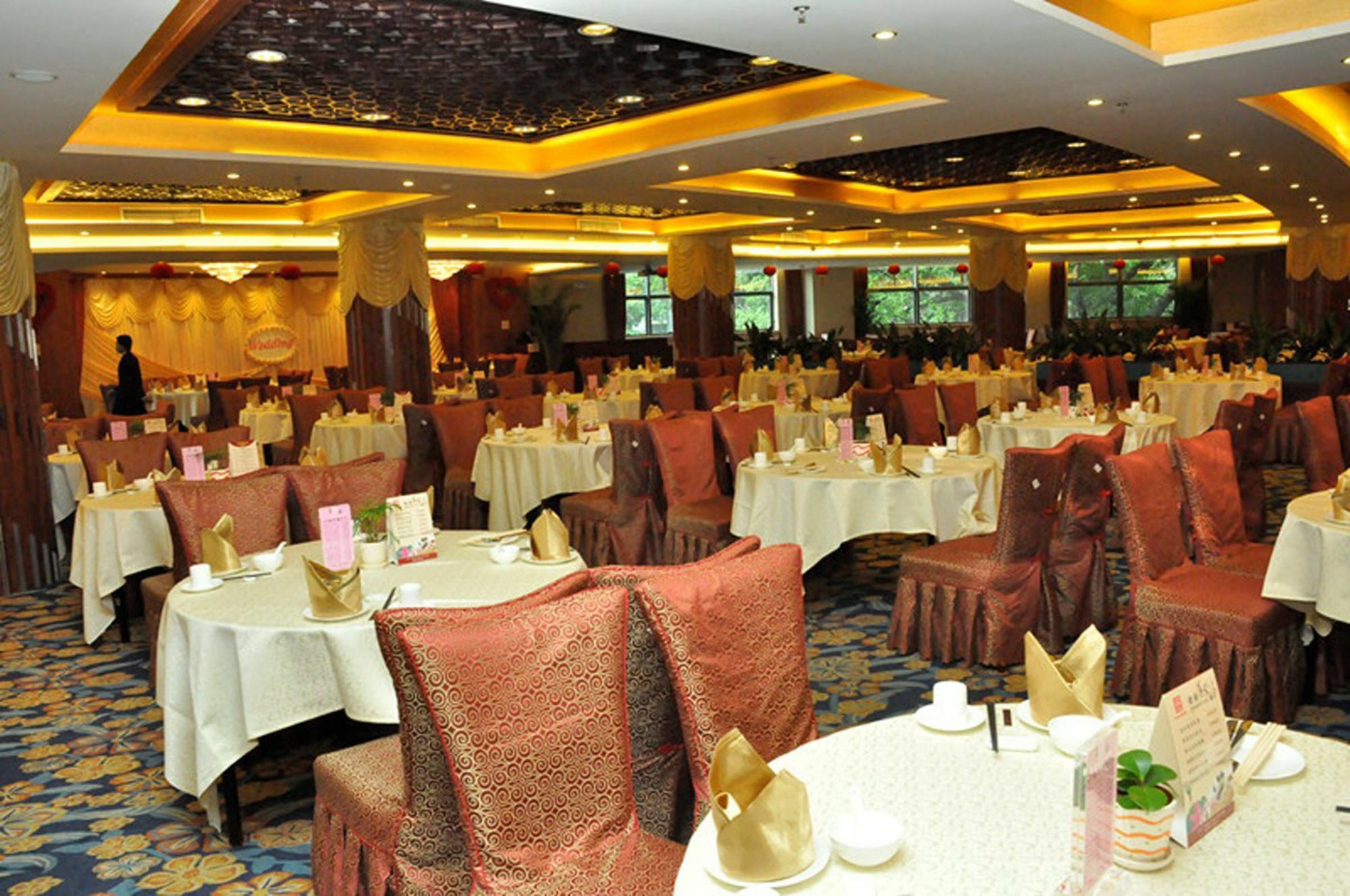 Yuexiu Guangzhou, Curio Collection By Hilton-free Shuttle Between And Exhibition Center During Fair Period & Exhibitor Registration Counter & Halal Food Hotel 5*