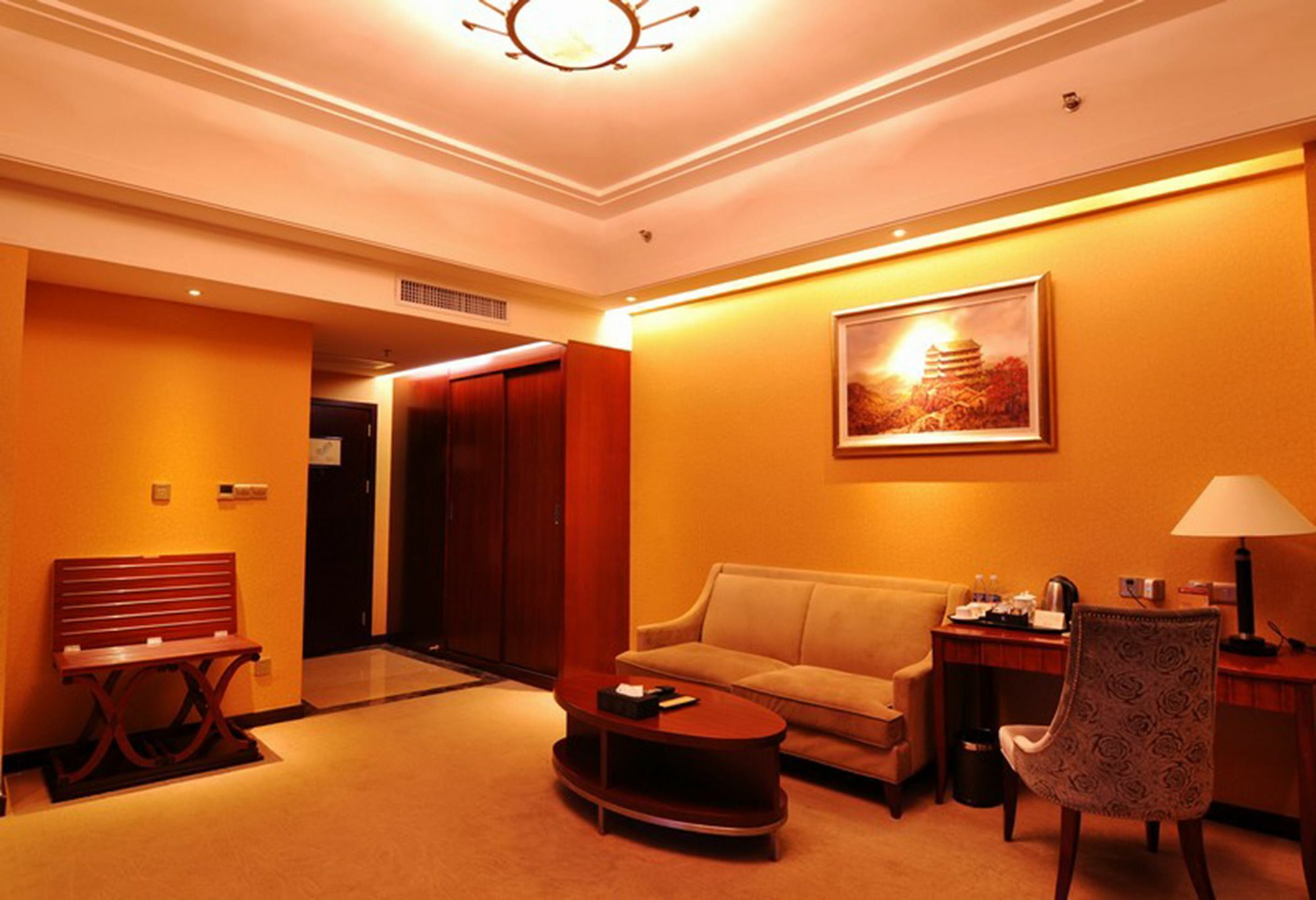 Yuexiu Guangzhou, Curio Collection By Hilton-free Shuttle Between And Exhibition Center During Fair Period & Exhibitor Registration Counter & Halal Food 5* Guangzhou